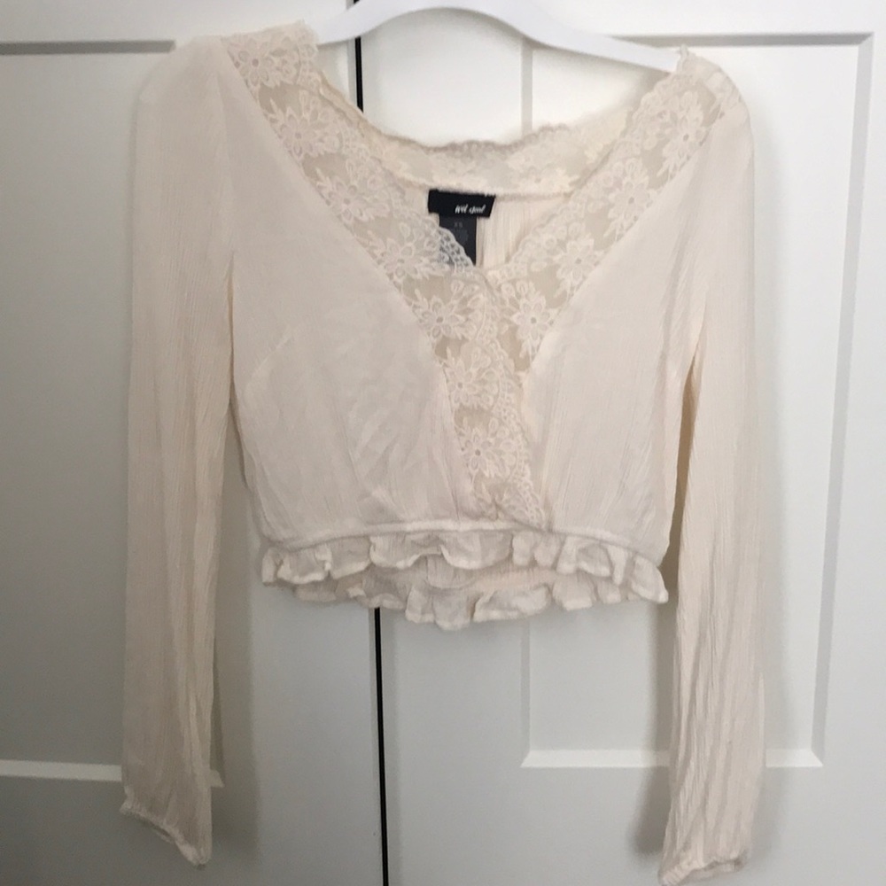 Cute off white crop top